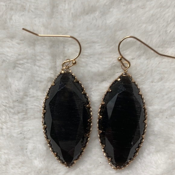 14 th & Union Wire Wropped Stone Earrings - Picture 3 of 4